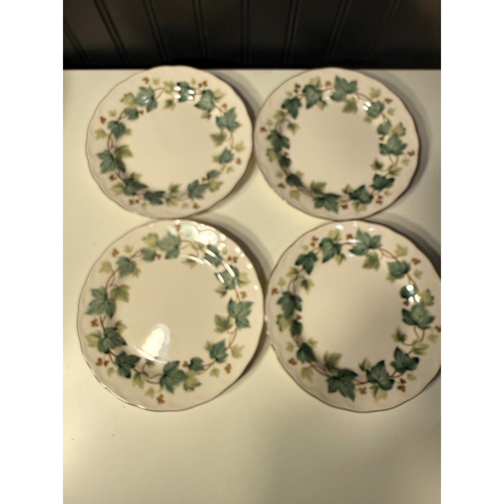 Nikko Tableware Casual Living Ivy Green Leaf Scalloped Plates Set of 4 7.5 Inch